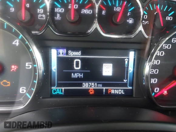 2018 Chevrolet Suburban Premier z VIN 1GNSKJKC2JR250540, wystawiony jako IAAI lot #41475451 z przebiegiem 38 751 mil mil oraz . Historia ofert i sprzedaży dostępna na DreamBid. Obrazek 15.