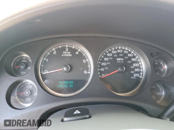 2007 GMC Yukon SLT z VIN 1GKFK13087J294570, wystawiony jako Copart lot #57968375 z przebiegiem 185 186 mil mil oraz Czysty tytuł • Clean title. Historia ofert i sprzedaży dostępna na DreamBid. Obrazek 9.
