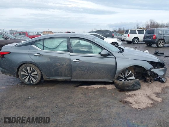 2019 Nissan Altima 2.5 SV with VIN 1N4BL4DV5KC168351, listed as a IAAI auction lot 41942156 with 82,095 mi miles. Bid and sale history available at carsss.com. Image 14.