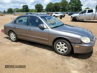 2001 Hyundai Sonata GLS with VIN KMHWF35V61A477442, listed as a Copart auction lot 64907884 with 160,326 mi miles and Salvage Title. Bid and sale history available at carsss.com. Image 4.