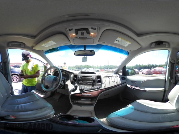 2012 Toyota Sienna XLE с VIN 5TDDK3DC9CS035753, выставлен на аукционе IAAI как лот 42716509 с пробегом 224 135 миль миль и . История ставок и продаж доступна на DreamBid. Изображение 18.