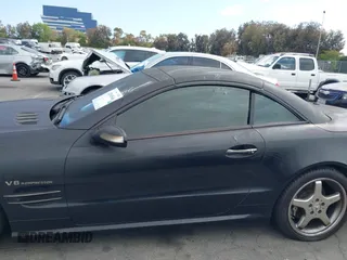 2006 Mercedes-Benz SL 55 AMG z VIN WDBSK74F26F110482, wystawiony jako IAAI lot #42094546 z przebiegiem 83 512 mil mil oraz . Historia ofert i sprzedaży dostępna na DreamBid. Obrazek 11.