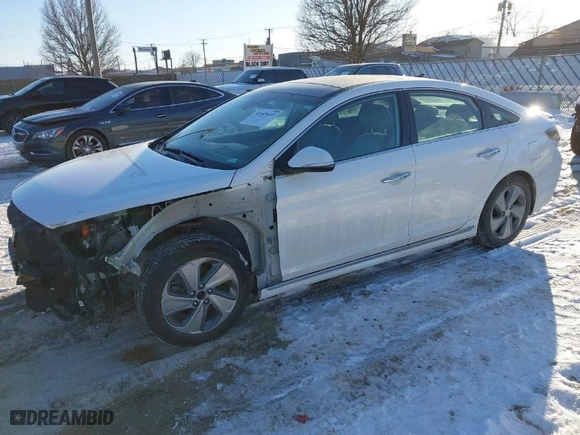 2016 Hyundai Sonata Hybrid Limited with VIN KMHE34L19GA020739, listed as a IAAI auction lot 41649497 with 217,744 mi miles. Bid and sale history available at carsss.com. Image 2.