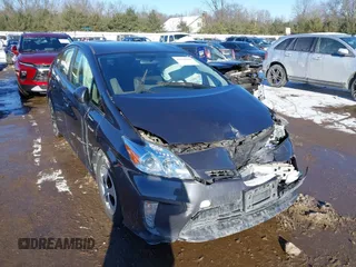 2015 Toyota Prius Four with VIN JTDKN3DU9F1987337, listed as a IAAI auction lot 41329556 with 86,104 mi miles. Bid and sale history available at carsss.com. Image 1.