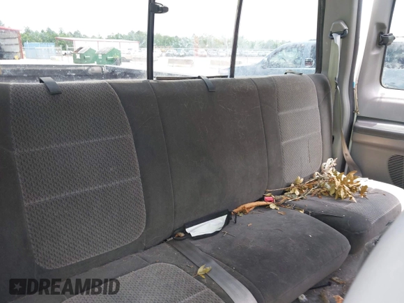 2002 Ford F-250 XL with VIN 1FTNX20F42EC60263, listed as a IAAI auction lot 42362238 with 162,068 mi miles and . Bid and sale history available at DreamBid. Image 8.
