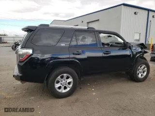 2021 Toyota 4Runner SR5 with VIN JTEEU5JR7M5247640, listed as a Copart auction lot 76737194 with 81,958 mi miles and Salvage Title. Bid and sale history available at carsss.com. Image 3.