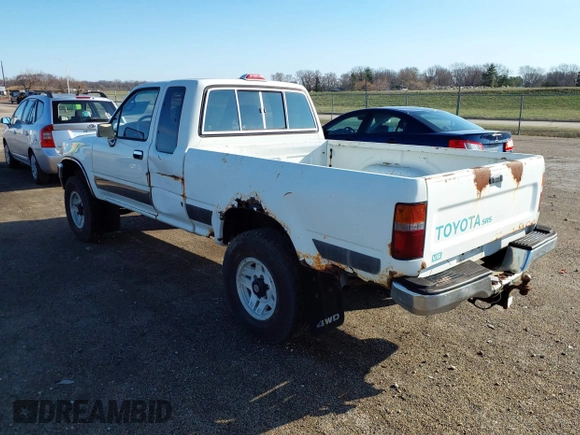 1994 Toyota Pickup SR5 z VIN JT4VN13G3R5138301, wystawiony jako IAAI lot #41871065 z przebiegiem 181 040 mil mil oraz . Historia ofert i sprzedaży dostępna na DreamBid. Obrazek 3.