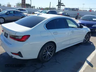 2020 BMW 3 Series 330i with VIN 3MW5R1J02L8B31552, listed as a IAAI auction lot 41760488 with 32,918 mi miles. Bid and sale history available at carsss.com. Image 4.