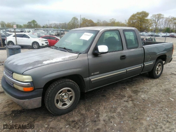 2001 Chevrolet Silverado 1500 LS with VIN 2GCEC19V211238245, listed as a IAAI auction lot 41931657 with 199,584 mi miles. Bid and sale history available at carsss.com. Image 2.