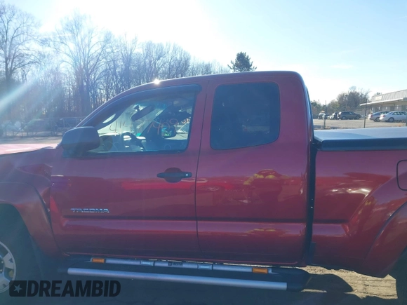 2006 Toyota Tacoma with VIN 5TEUU42N26Z245168, listed as a IAAI auction lot 41477409 with 197,462 mi miles. Bid and sale history available at carsss.com. Image 14.