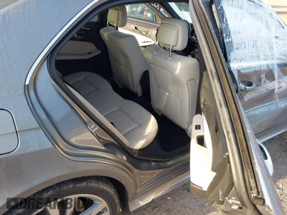 2015 Mercedes-Benz E 350 Sport with VIN WDDHF5KBXFB092315, listed as a IAAI auction lot 41881151 with 67,273 mi miles and . Bid and sale history available at DreamBid. Image 8.