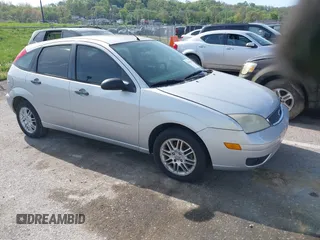 2006 Ford Focus S z VIN 1FAHP37N46W190690, wystawiony jako IAAI lot #42104962 z przebiegiem 159 875 mil mil oraz . Historia ofert i sprzedaży dostępna na DreamBid. Obrazek 1.