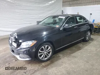 2017 Mercedes-Benz C 300 z VIN 55SWF4KBXHU199388, wystawiony jako Copart lot #51221895 z przebiegiem 87 823 mil mil oraz Szkoda całkowita • Salvage title. Historia ofert i sprzedaży dostępna na DreamBid. Obrazek 1.