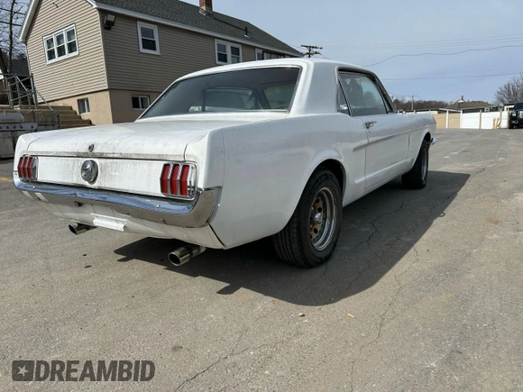 1966 Ford Mustang z VIN 6R07A196382, wystawiony jako Copart lot #49233695 z przebiegiem 23 927 mil mil oraz Nie do naprawy • Non repairable. Historia ofert i sprzedaży dostępna na DreamBid. Obrazek 3.