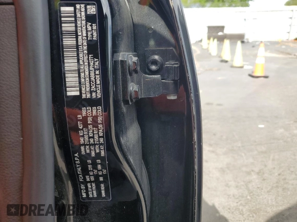 2018 Jeep Renegade Latitude z VIN ZACCJABB8JPH42771, wystawiony jako Copart lot #54144275 z przebiegiem 81 431 mil mil oraz Szkoda całkowita • Salvage title. Historia ofert i sprzedaży dostępna na DreamBid. Obrazek 13.