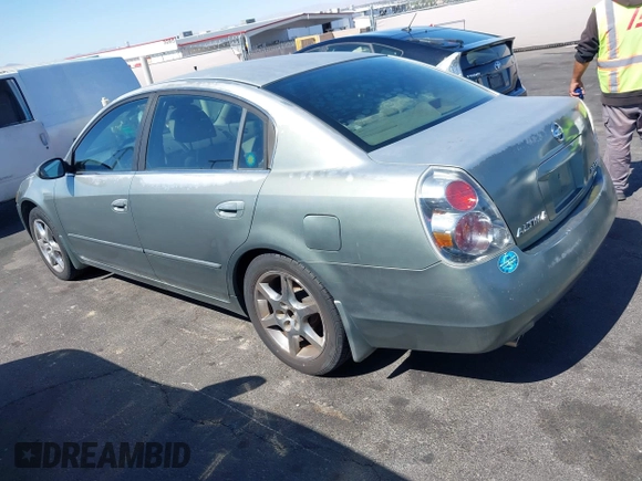 2006 Nissan Altima SE z VIN 1N4BL11DX6N401712, wystawiony jako IAAI lot #42350080 z przebiegiem 170 888 mil mil oraz . Historia ofert i sprzedaży dostępna na DreamBid. Obrazek 3.