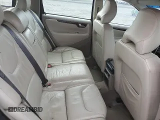 2004 Volvo V70 with VIN YV1SW61T042404391, listed as a Copart auction lot 72018614 with 301,803 mi miles and Salvage Title. Bid and sale history available at carsss.com. Image 11.