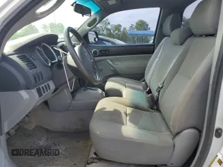 2008 Toyota Tacoma z VIN 5TENX22N88Z531805, wystawiony jako Copart lot #54577175 z przebiegiem 131 841 mil mil oraz Szkoda całkowita • Salvage title. Historia ofert i sprzedaży dostępna na DreamBid. Obrazek 7.
