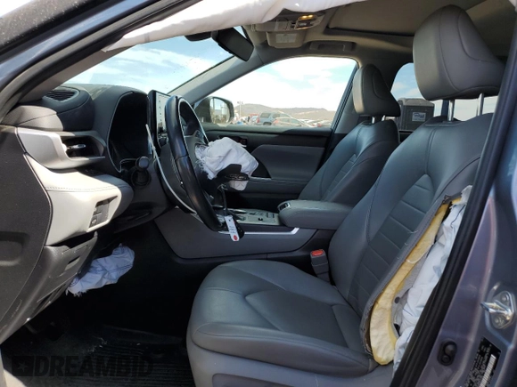 2022 Toyota Highlander XLE z VIN 5TDHZRAH1NS121058, wystawiony jako Copart lot #46552685 z przebiegiem 40 181 mil mil oraz Szkoda całkowita • Salvage title. Historia ofert i sprzedaży dostępna na DreamBid. Obrazek 7.