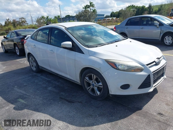 2013 Ford Focus SE with VIN 1FADP3F20DL125792, listed as a IAAI auction lot 40843871 with Not Provided miles. Bid and sale history available at carsss.com. Image 1.