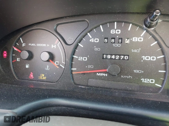 2002 Ford Taurus SES Standard with VIN 1FAFP55S72A256247, listed as a IAAI auction lot 41584035 with 194,270 mi miles. Bid and sale history available at carsss.com. Image 7.