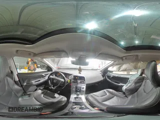 2017 Volvo XC60 Dynamic z VIN YV440MRR8H2115968, wystawiony jako Copart lot #84328474 z przebiegiem 89 953 mil mil oraz Szkoda całkowita • Salvage title. Historia ofert i sprzedaży dostępna na DreamBid. Obrazek 14.