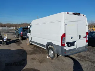 2015 Ram ProMaster Cargo with VIN 3C6TRVDG0FE501887, listed as a IAAI auction lot 41655896 with 121,574 mi miles and . Bid and sale history available at carsss.com. Image 3.