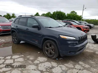 2016 Jeep Cherokee Latitude with VIN 1C4PJMCB2GW250413, listed as a Copart auction lot 59490355 with 122,332 mi miles and Clean title. Bid and sale history available at DreamBid. Image 4.
