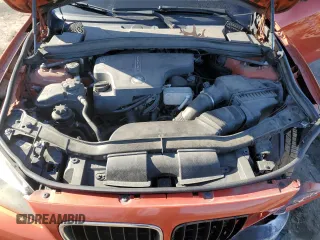 2014 BMW X1 xDrive28i z VIN WBAVL1C56EVR92680, wystawiony jako Copart lot #46323615 z przebiegiem 77 215 mil mil oraz Tytuł czysty. Historia ofert i sprzedaży dostępna na DreamBid. Obrazek 11.