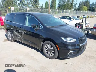 2024 Chrysler Pacifica Hybrid Select z VIN 2C4RC1S74RR166703, wystawiony jako IAAI lot #42189841 z przebiegiem 26 757 mil mil oraz . Historia ofert i sprzedaży dostępna na DreamBid. Obrazek 1.