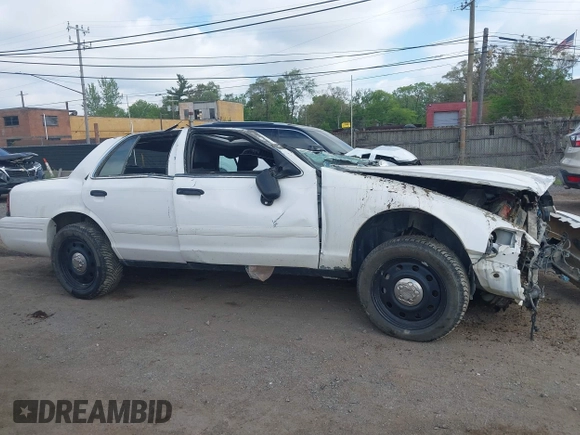 2008 Ford Police Interceptor z VIN 2FAFP71V68X141764, wystawiony jako IAAI lot #42268723 z przebiegiem Nie podano mil oraz . Historia ofert i sprzedaży dostępna na DreamBid. Obrazek 12.