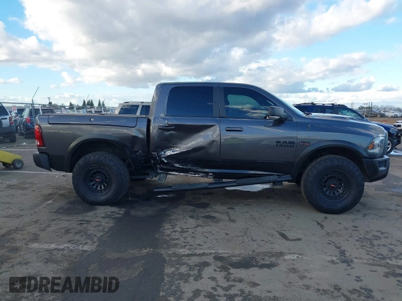 2017 Ram 1500 Rebel z VIN 1C6RR7YT2HS734120, wystawiony jako IAAI lot #41590424 z przebiegiem 113 034 mil mil oraz . Historia ofert i sprzedaży dostępna na DreamBid. Obrazek 13.