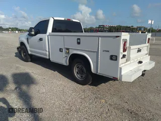 2018 Ford F-250 XL z VIN 1FDBF2A65JEC47942, wystawiony jako IAAI lot #42362008 z przebiegiem 173 284 mil mil oraz . Historia ofert i sprzedaży dostępna na DreamBid. Obrazek 3.