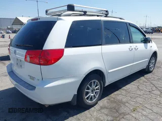 2006 Toyota Sienna CE z VIN 5TDZA23C56S572077, wystawiony jako IAAI lot #42520493 z przebiegiem 226 732 mil mil oraz . Historia ofert i sprzedaży dostępna na DreamBid. Obrazek 4.