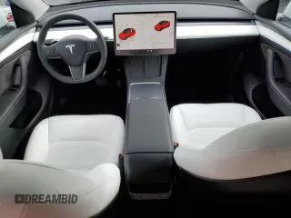 2024 Tesla Model Y Long Range with VIN 7SAYGDEE5RF115706, listed as a Copart auction lot 45002255 with 9,255 mi miles and Salvage Title. Bid and sale history available at DreamBid. Image 8.