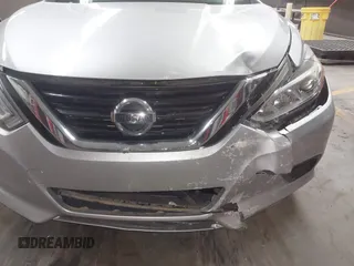 2018 Nissan Altima 2.5 SR with VIN 1N4AL3AP2JC299716, listed as a IAAI auction lot 41829131 with 39,741 mi miles. Bid and sale history available at carsss.com. Image 6.