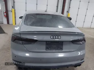 2019 Audi S5 Sportback Prestige z VIN WAUC4CF58KA022425, wystawiony jako IAAI lot #41691161 z przebiegiem 95 997 mil mil oraz . Historia ofert i sprzedaży dostępna na DreamBid. Obrazek 16.