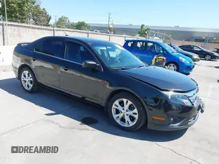 2012 Ford Fusion SE z VIN 3FAHP0HA3CR241377, wystawiony jako IAAI lot #42684493 z przebiegiem 100 790 mil mil oraz . Historia ofert i sprzedaży dostępna na DreamBid. Obrazek 1.
