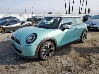 2025 MINI Hardtop Cooper S with VIN WMW23GD00S2W11752, listed as a Copart auction lot 42983885 with 2,263 mi miles and Salvage Title. Bid and sale history available at DreamBid. Image 1.