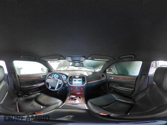 2014 Chrysler 300 z VIN 2C3CCAAG0EH132608, wystawiony jako Copart lot #59217075 z przebiegiem 215 836 mil mil oraz Szkoda całkowita • Salvage title. Historia ofert i sprzedaży dostępna na DreamBid. Obrazek 14.