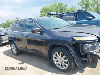 2017 Jeep Cherokee Limited z VIN 1C4PJMDB5HW608720, wystawiony jako IAAI lot #42615864 z przebiegiem 99 871 mil mil oraz . Historia ofert i sprzedaży dostępna na DreamBid. Obrazek 14.