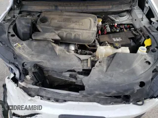 2021 Jeep Cherokee Latitude Plus z VIN 1C4PJMLB7MD133367, wystawiony jako Copart lot #49389785 z przebiegiem 156 663 mil mil oraz Szkoda całkowita • Salvage title. Historia ofert i sprzedaży dostępna na DreamBid. Obrazek 13.