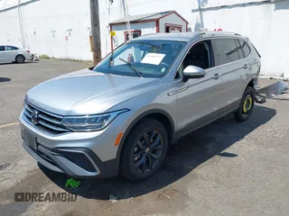 2024 Volkswagen Tiguan SE with VIN 3VV2B7AX6RM149564, listed as a IAAI auction lot 42686972 with 20,350 mi miles and . Bid and sale history available at DreamBid. Image 20.