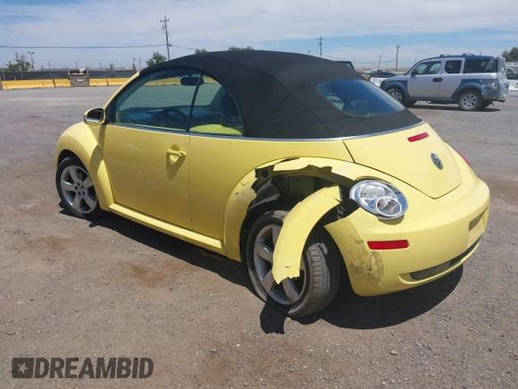 2007 Volkswagen Beetle with VIN 3VWSG31Y27M420387, listed as a IAAI auction lot 42667031 with 140,584 mi miles and . Bid and sale history available at DreamBid. Image 3.