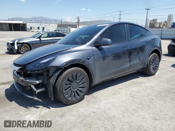 2024 Tesla Model Y Long Range with VIN 7SAYGDEE6RA226035, listed as a Copart auction lot 52539375 with 14,220 mi miles and Salvage title. Bid and sale history available at DreamBid. Image 1.