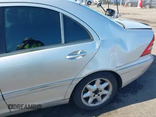 2002 Mercedes-Benz C 230/260/280/320 с VIN WDBRF61J62F233802, выставлен на аукционе IAAI как лот 42574637 с пробегом 238 810 миль миль и . История ставок и продаж доступна на DreamBid. Изображение 6.
