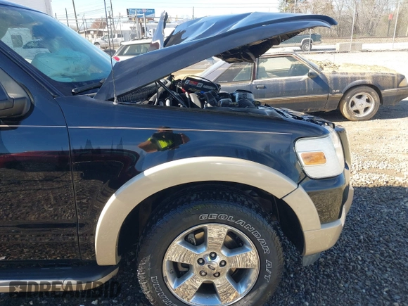2010 Ford Explorer Eddie Bauer z VIN 1FMEU7E89AUA95634, wystawiony jako IAAI lot #40824094 z przebiegiem Nie podano mil oraz . Historia ofert i sprzedaży dostępna na DreamBid. Obrazek 18.
