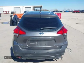 2020 Nissan Kicks SV with VIN 3N1CP5CV0LL550449, listed as a IAAI auction lot 41654345 with 71,297 mi miles. Bid and sale history available at carsss.com. Image 17.