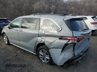 2022 Toyota Sienna XLE Woodland Edition with VIN 5TDASKFC7NS050054, listed as a Copart auction lot 88733845 with 29,839 mi miles and Salvage Title. Bid and sale history available at carsss.com. Image 2.