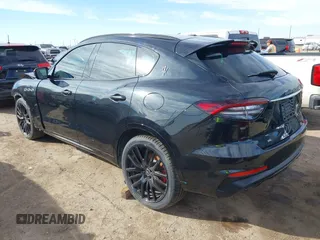 2022 Maserati Levante GT z VIN ZN661XUAXNX400339, wystawiony jako IAAI lot #41515920 z przebiegiem 48 360 mil mil oraz . Historia ofert i sprzedaży dostępna na DreamBid. Obrazek 3.